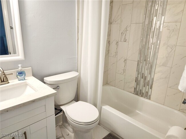 Building Photo - 3615 Boca Ciega Dr