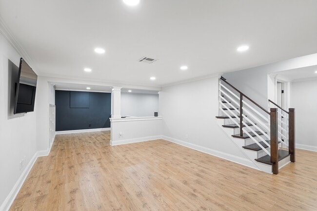 Building Photo - 20 Rustic Terrace