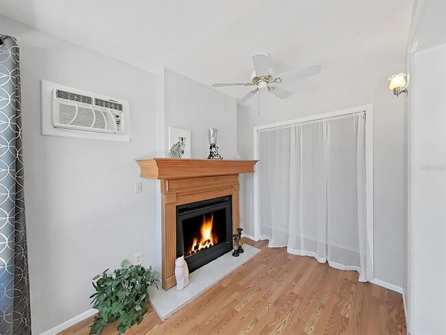 Building Photo - 878 Rustic Oaks Dr
