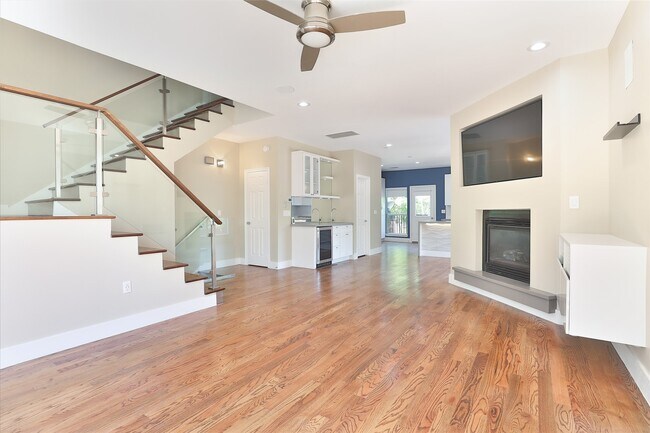 Building Photo - 1743 French Village Dr