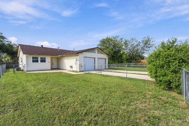Building Photo - 7203 Timbercreek Dr
