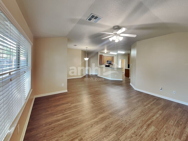 Building Photo - 23511 Hidden Maple Dr