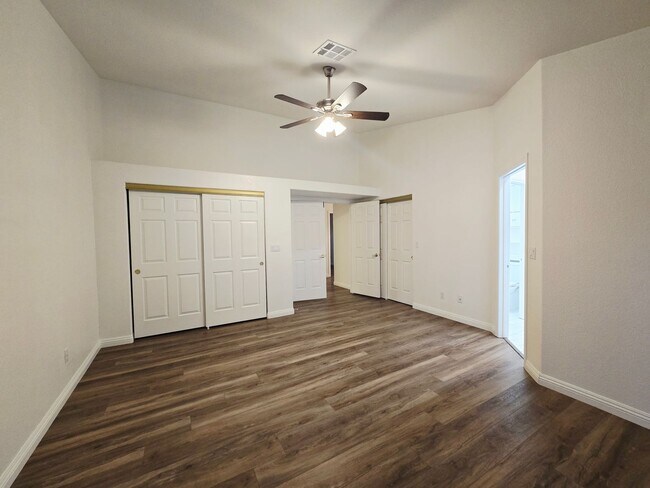 Building Photo - BEAUTIFUL 3BD/2BA WITH MANY UPGRADES!