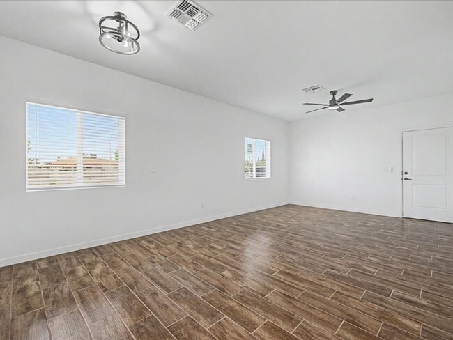 Building Photo - 5655 E 29th St