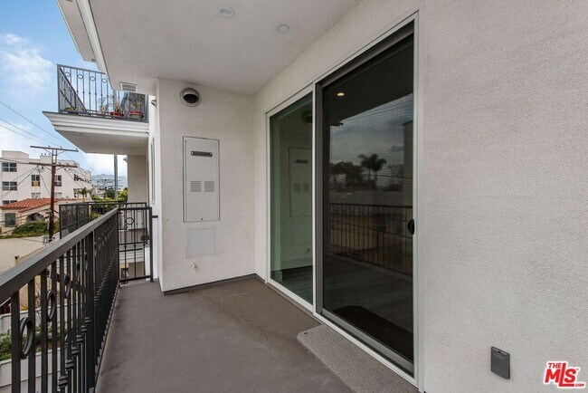 Building Photo - 1237 S Holt Ave