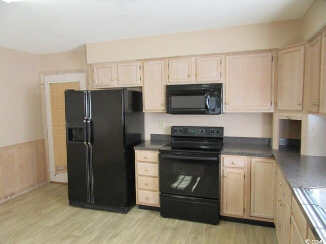 Building Photo - 4483 Baker St