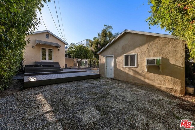 Building Photo - 1112 S Highland Ave