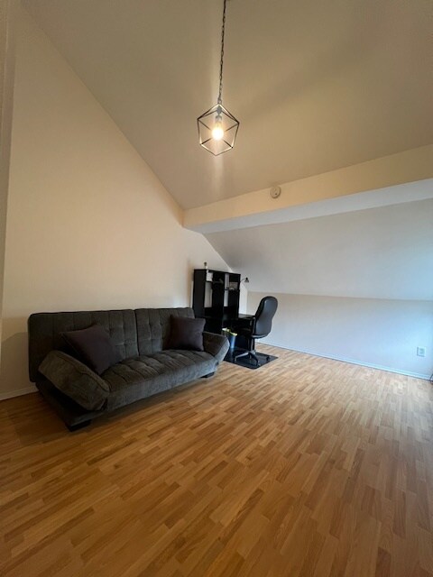 Building Photo - 3699 Broadbridge Ave