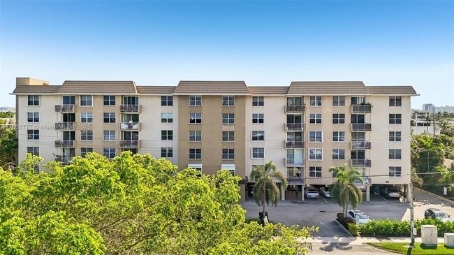 Building Photo - 1050 SE 15th St