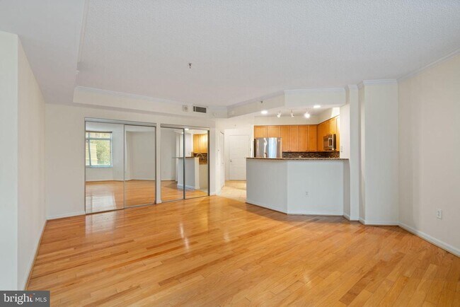 Building Photo - 3101 N Hampton Dr