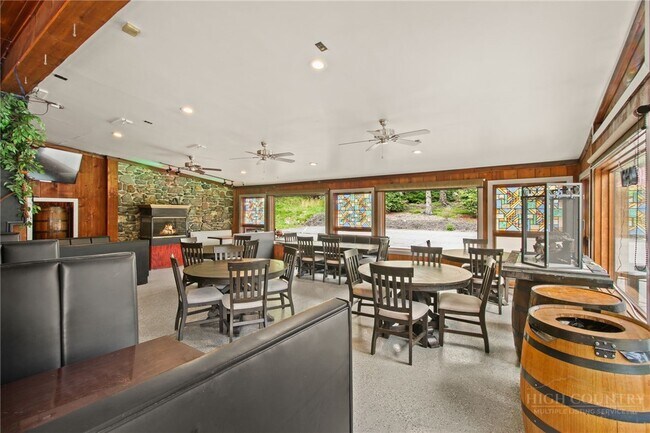 Building Photo - 1003 Beech Mountain Pkwy
