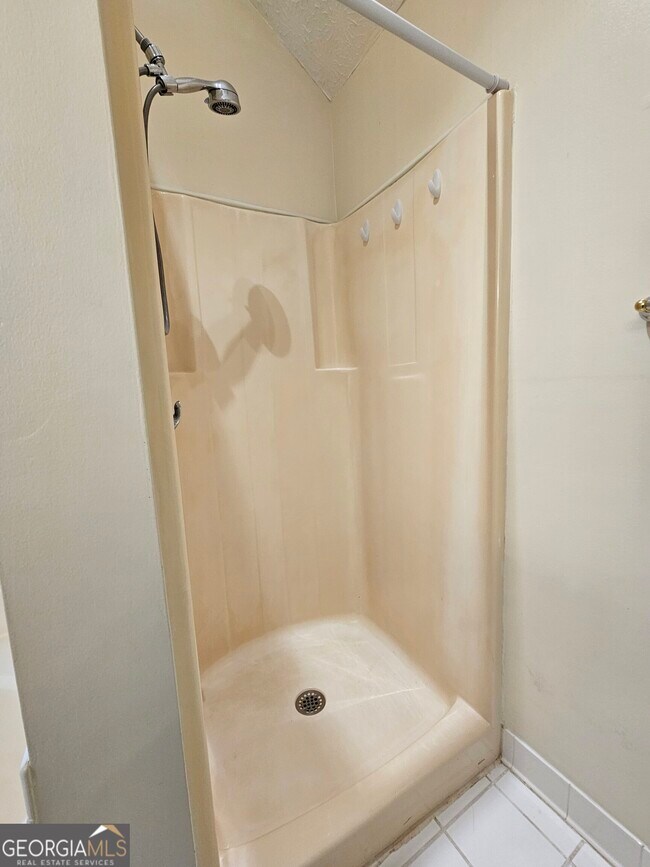 Building Photo - 611 Lora Smith Rd