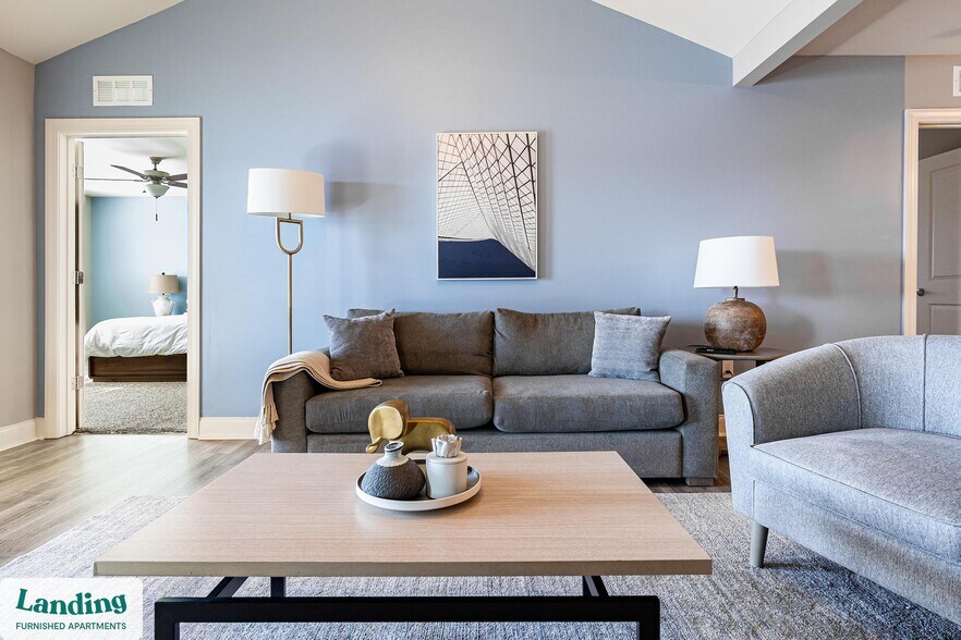 Building Photo - 305 Laredo Dr