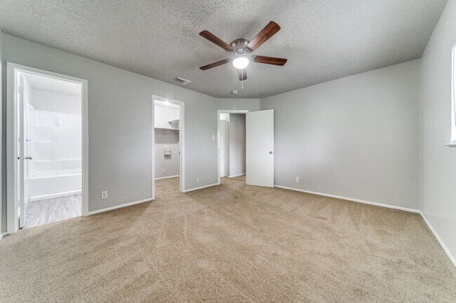 Building Photo - 3-BEDROOM IN HUNTERS CHASE, NORTHSIDE ISD