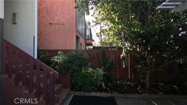 Building Photo - 124 Buccaneer St