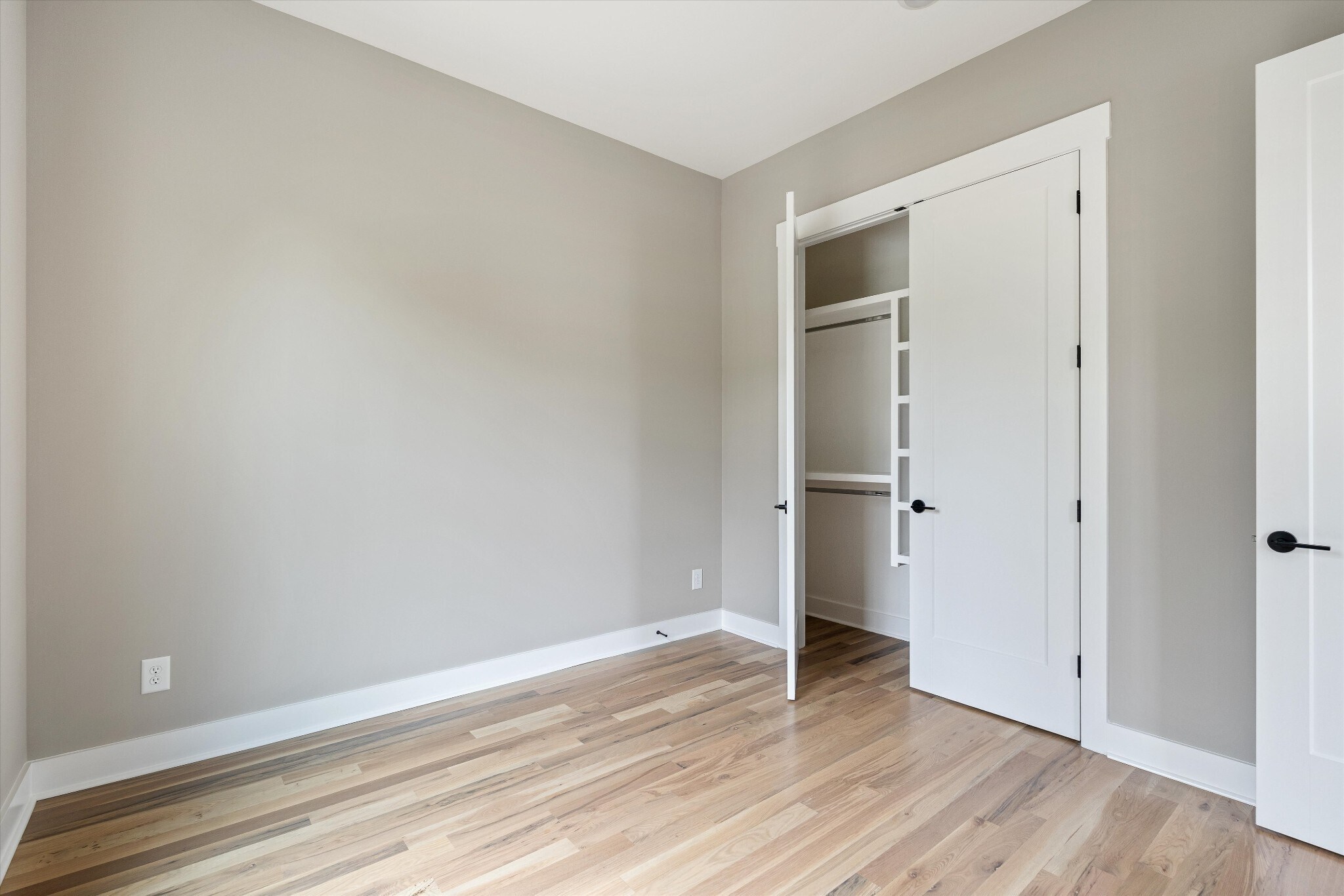 Building Photo - 2826 Clifton Ave