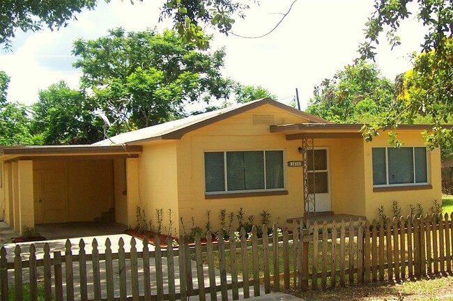 Building Photo - 1615 Crocker Ave