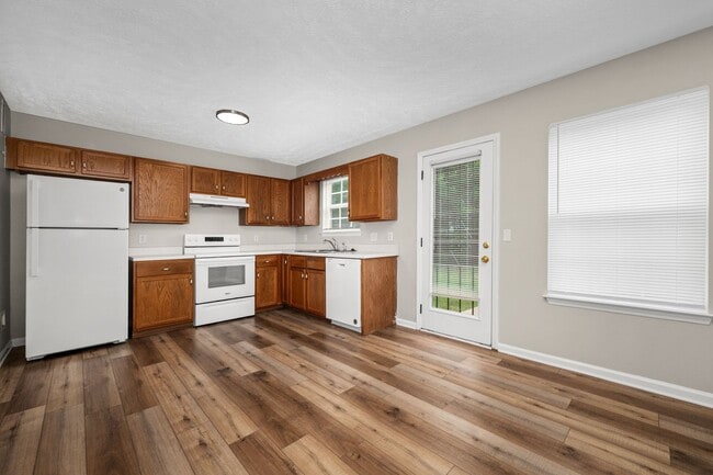 Building Photo - Hamlet Square Townhomes Unit 2344A