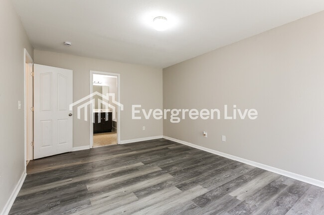 Building Photo - 945 Slow Creek Ct