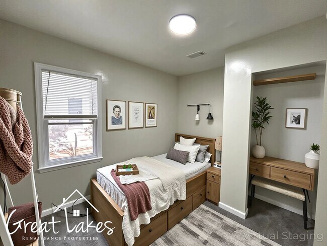 Building Photo - Charming 3 Bedroom 1 Bathroom now availabl...
