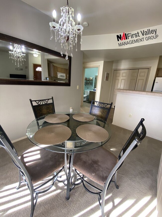 Building Photo - 1 Bedroom, 1 Bath Executive