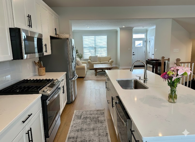 Building Photo - 221 Marketplace Ave