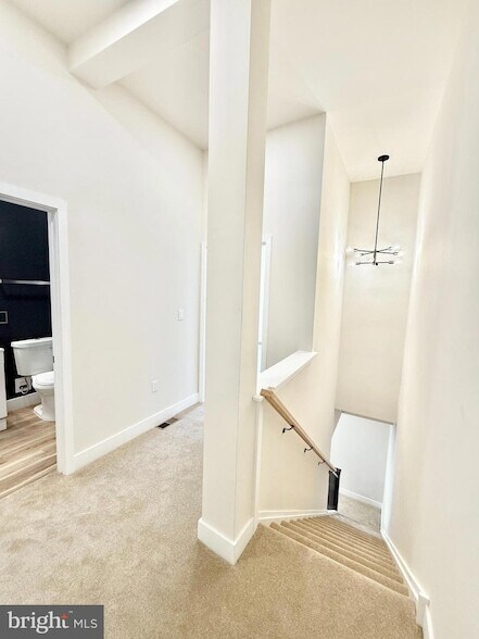 Building Photo - 151 N York St