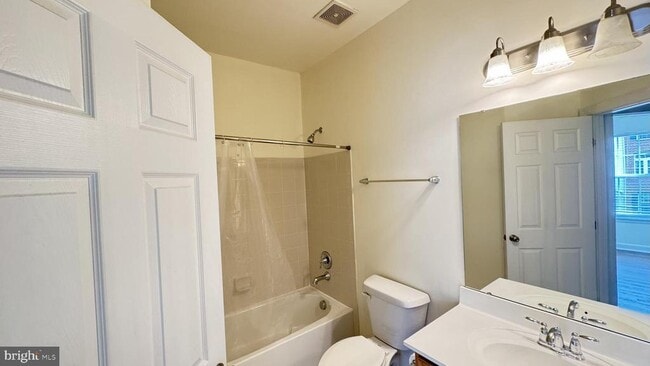 Building Photo - 9658 Atterbury Ln