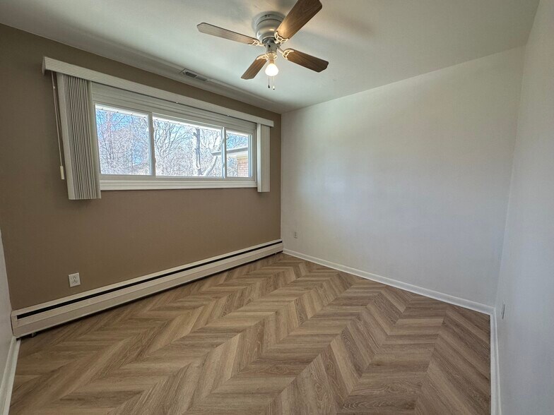 Building Photo - 3711 Ruthland Dr