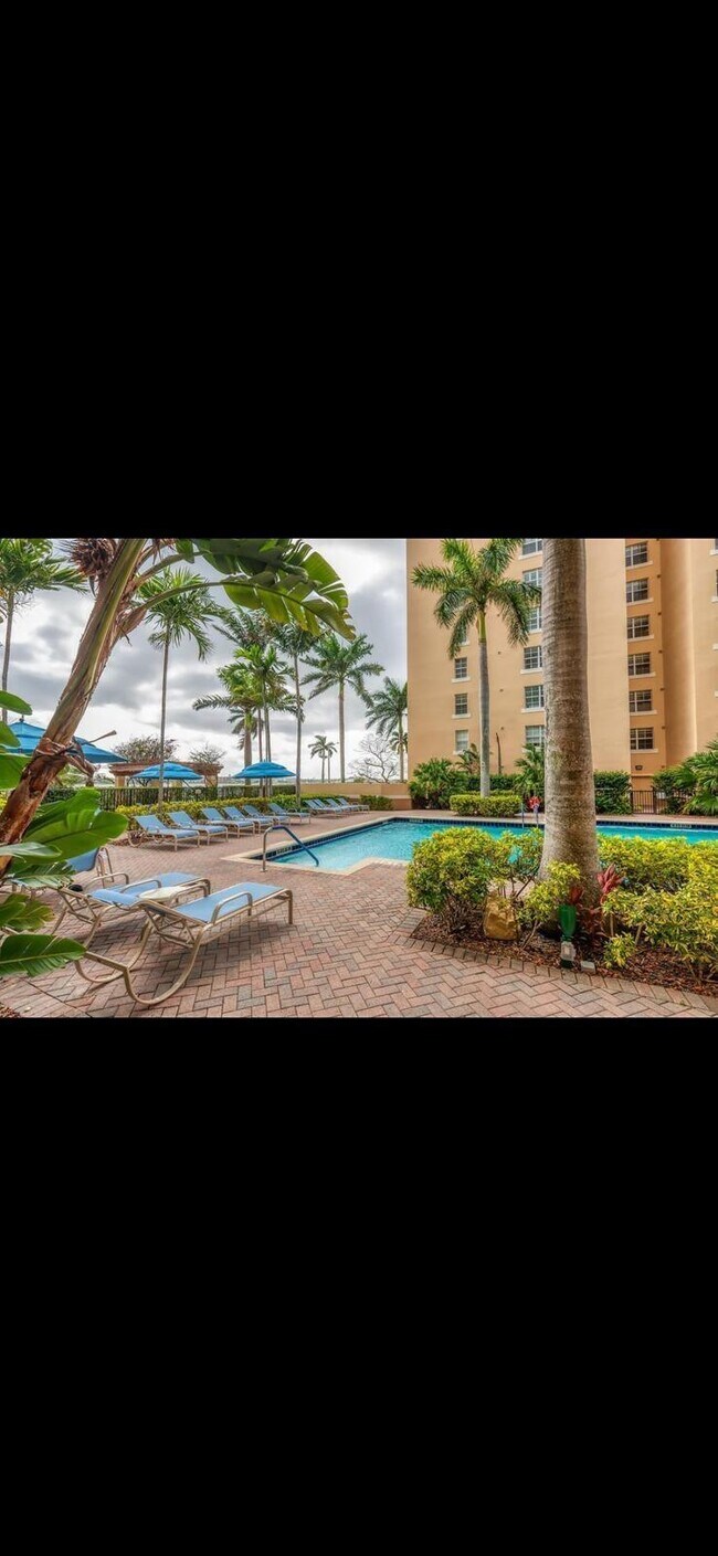 Building Photo - 1803 N Flagler Dr