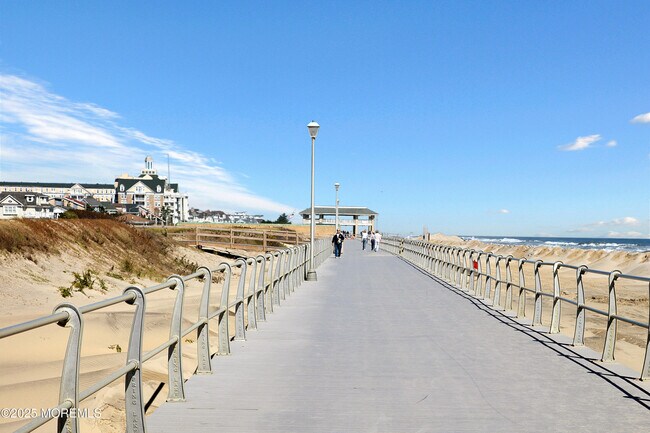 Building Photo - 601 Ocean Rd