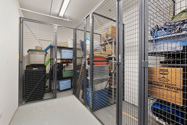 Building Photo - 6420 Double Eagle Dr