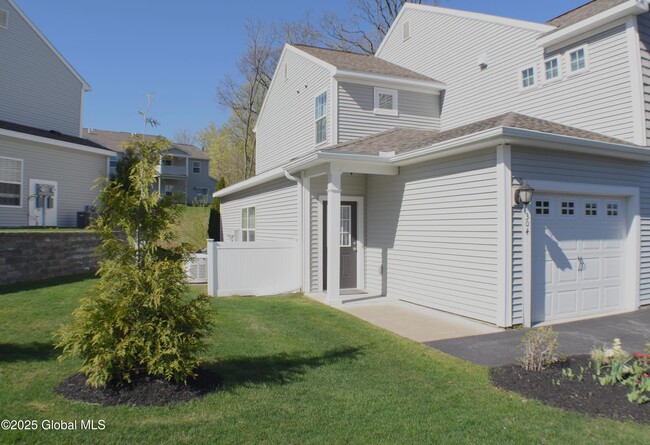 Primary Photo - 304 Grayson Pl
