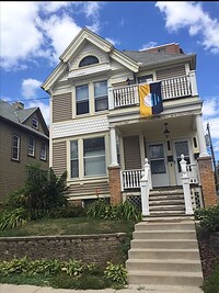Building Photo - 1832 N Warren Ave