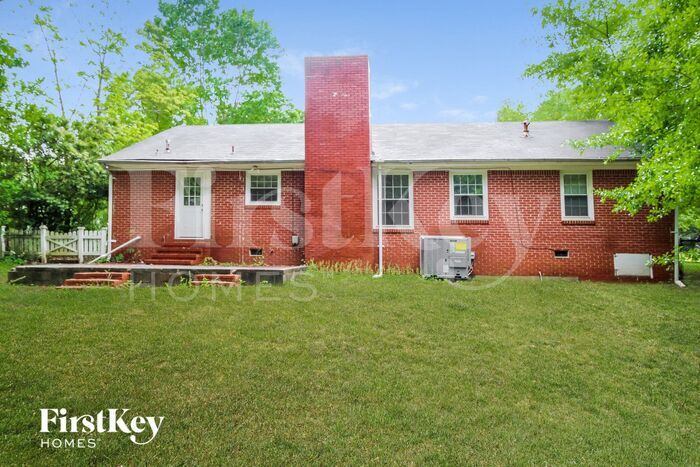 Building Photo - 902 Morrow Rd