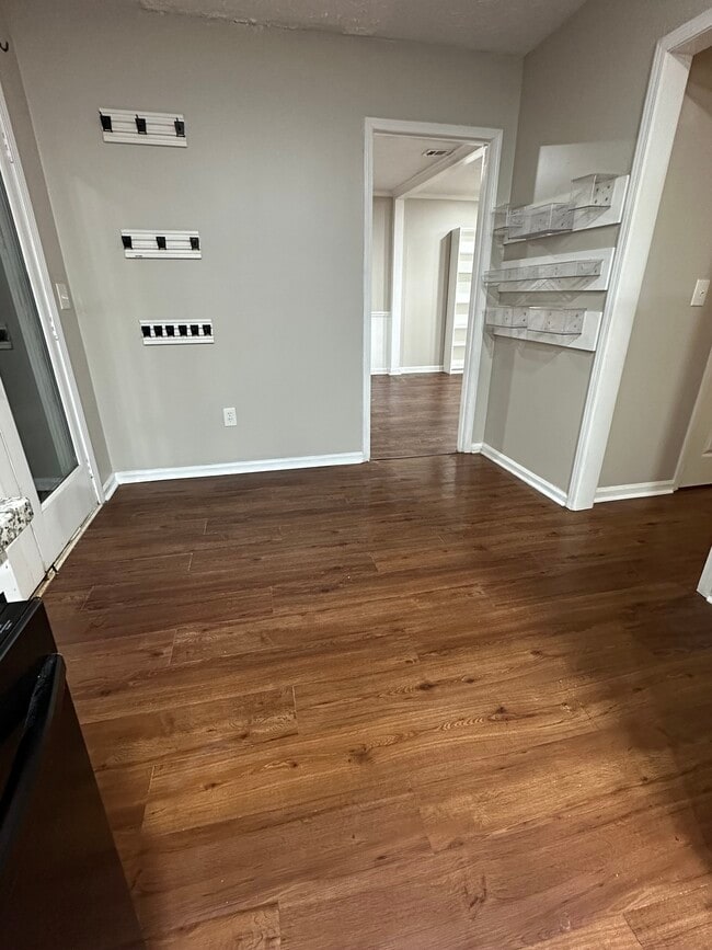 Building Photo - 1426 Riverline Trail