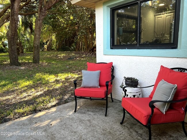 Building Photo - 6845 Angeles Rd