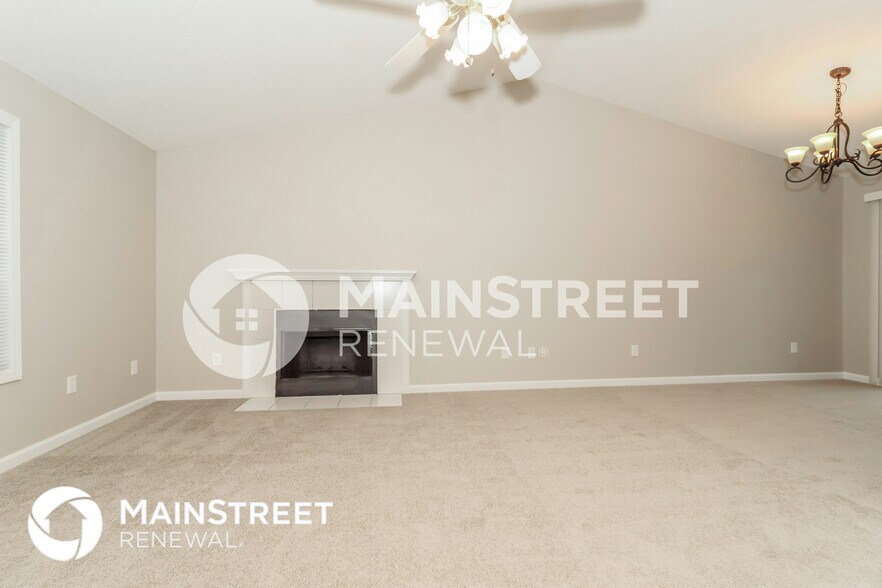 Building Photo - 2401 Bethune Cir