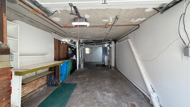 Building Photo - DREAM HOME! Spacious 3 BR + Sunroom/ 1.5 BA  in the Richmond area- AMSI