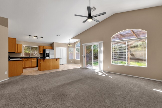 Building Photo - 647 W Fremont Dr