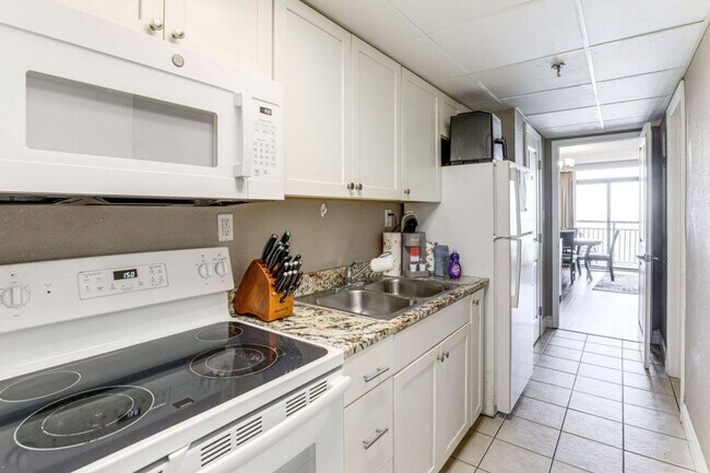 Building Photo - 6900 N Ocean Blvd