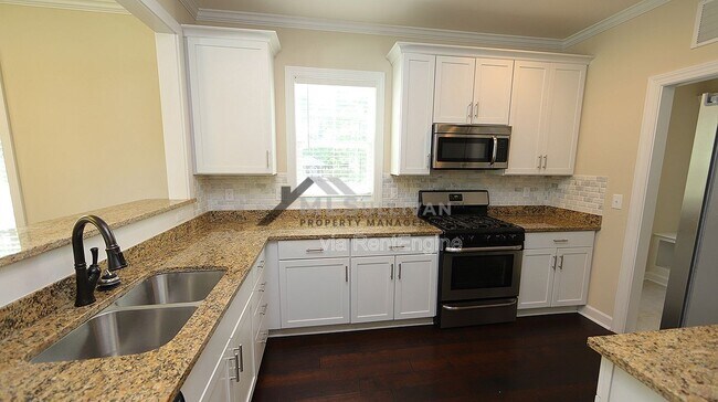 Building Photo - 1724 Arrowhead Dr