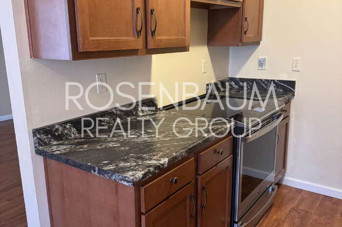 Building Photo - 1518 E Hedrick Dr