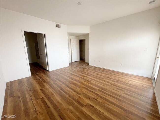 Building Photo - 6160 Rumrill St