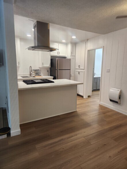 Kitchen island - 13722 Red Hill Ave