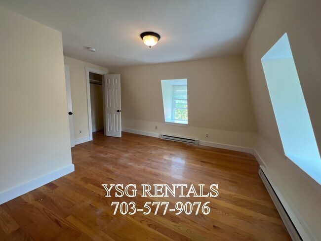 Building Photo - 27 Linwood St