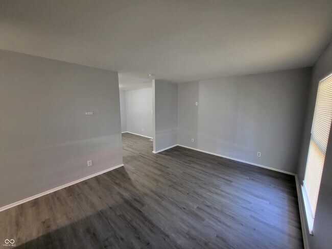 Building Photo - 4113 Diller Dr