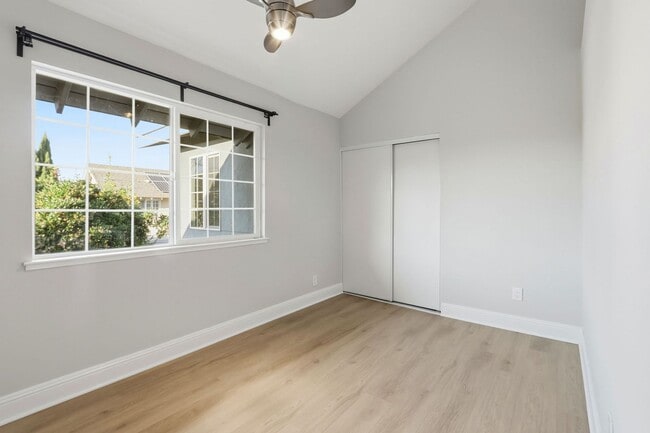 Building Photo - Santa Teresa 5-Bedroom 3-Bathroom Home