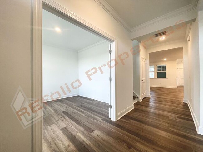 Building Photo - Beautiful Brand New 4 Bedroom, 3 Bathroom ...