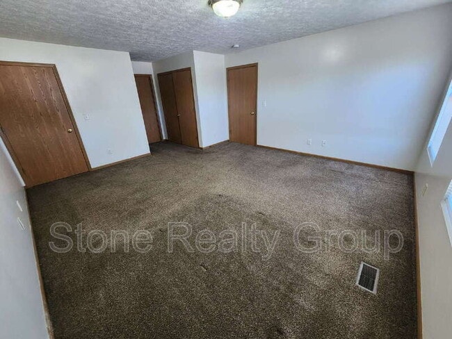 Building Photo - 671 N 25th St